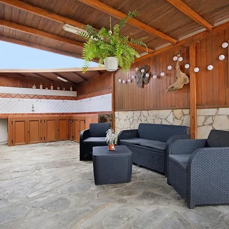 Casitas 28 * 科拉雷侯